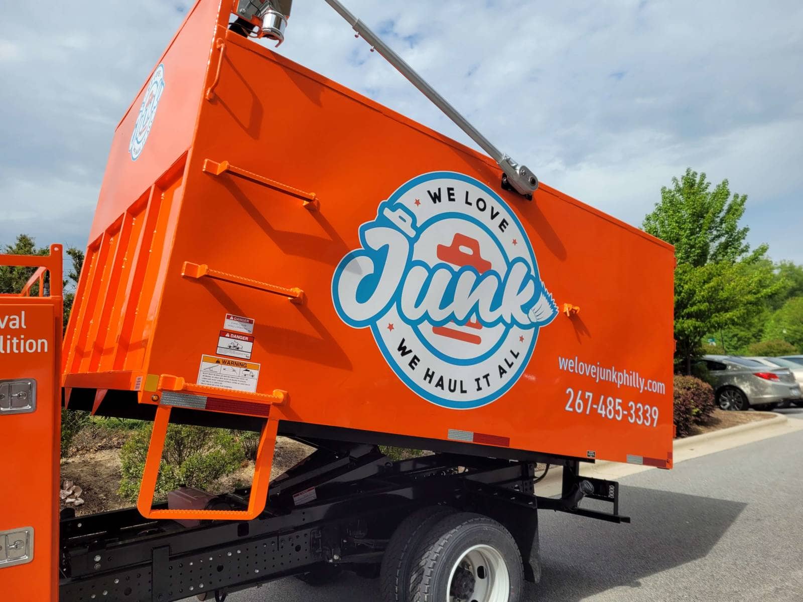 we-love-junk-truck we-love-junk-truck